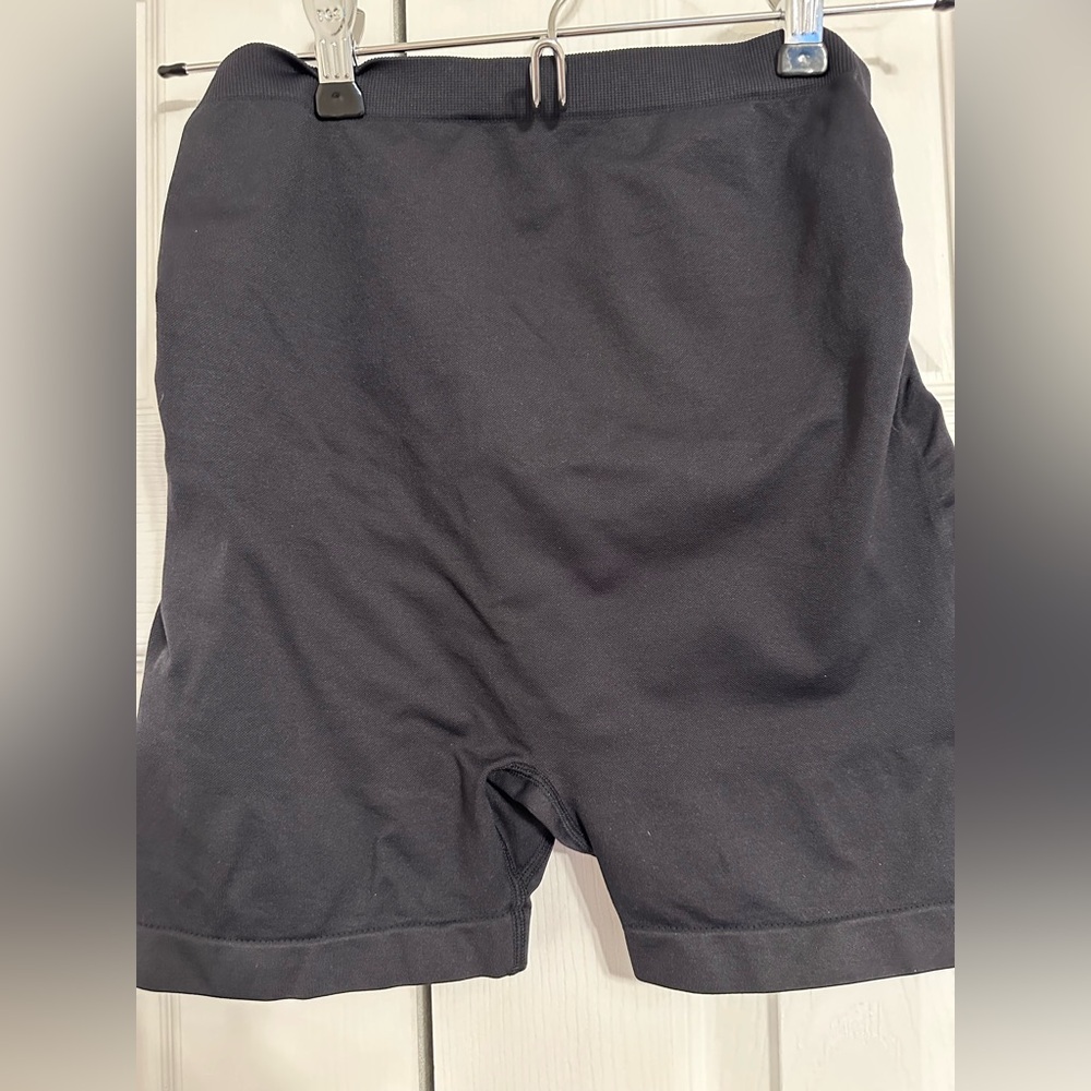 Enerful maternity Women's Black Athletic Shorts